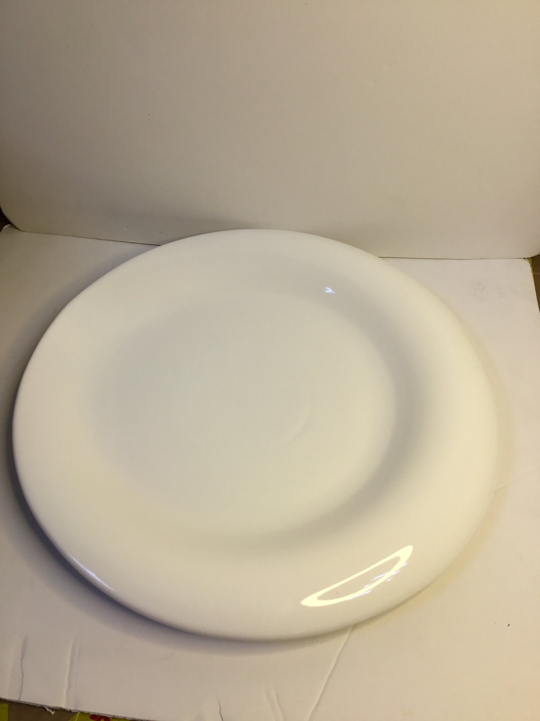 Round Shaped White Serving Dish - Big - 01