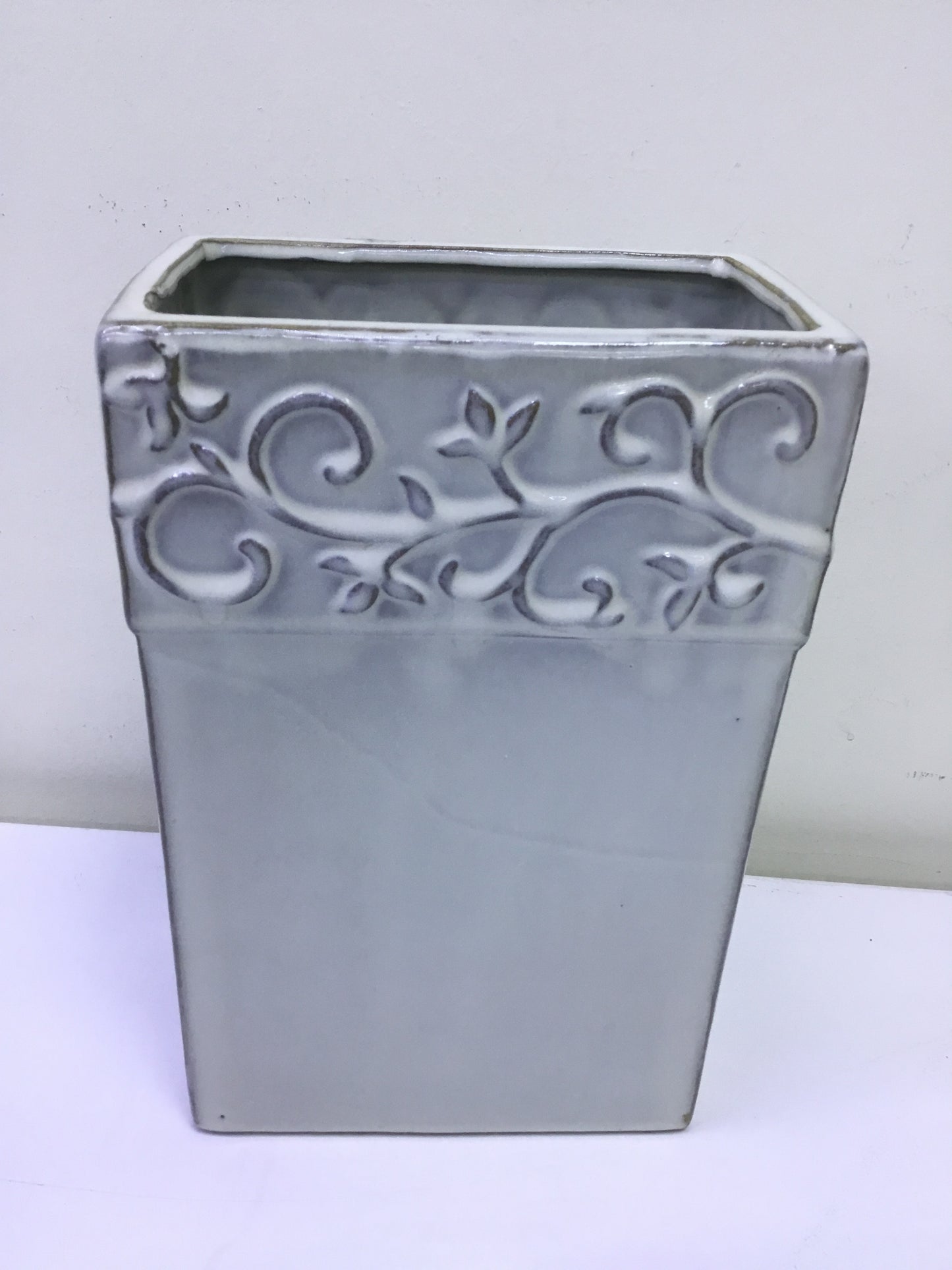 Embossed vine square vase TX-F - 16cm×26cm×16cm